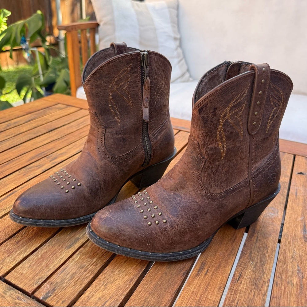 Ariat Brown Leather Ankle Booties, size 5.5 Women’s